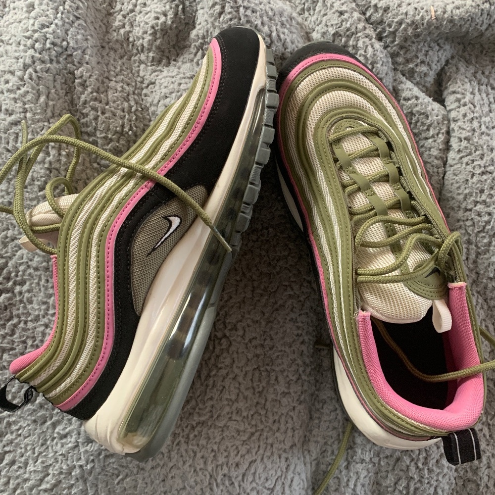 Nike Air Max women’s size 9